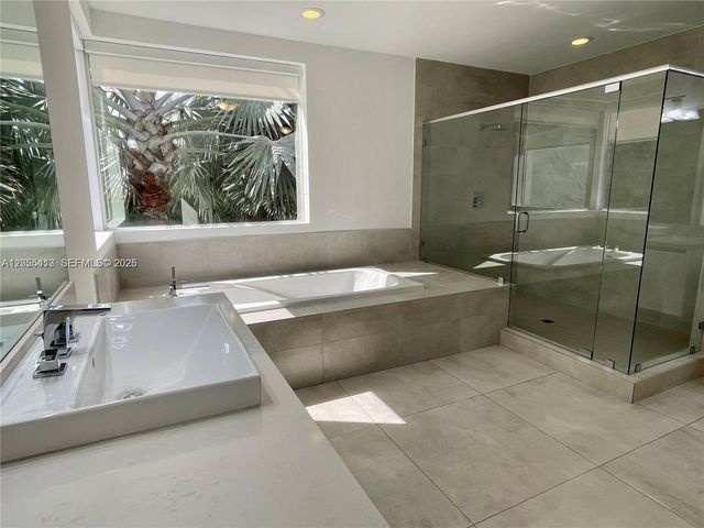 10250 NW 74th Terrace 0, Doral, FL 33178