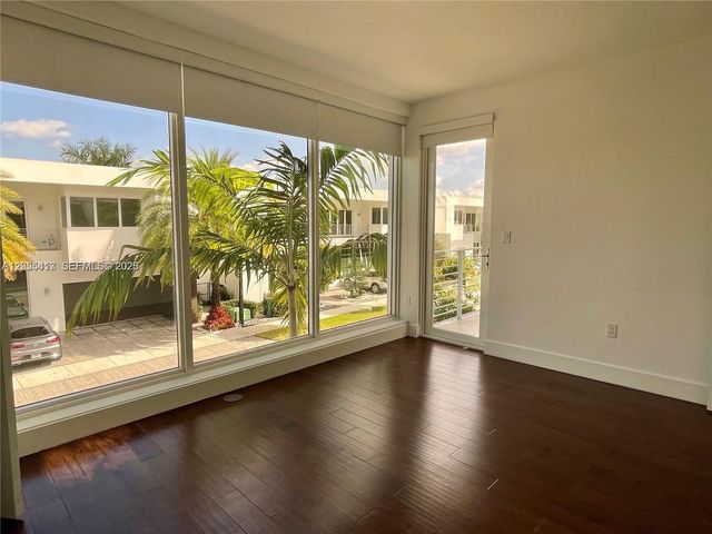 10250 NW 74th Terrace 0, Doral, FL 33178
