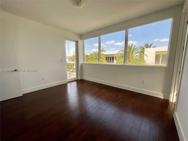 10250 NW 74th Terrace 0, Doral, FL 33178
