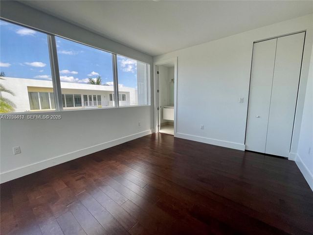 10250 NW 74th Terrace 0, Doral, FL 33178