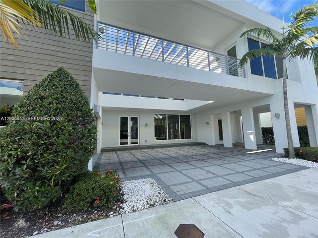 10250 NW 74th Terrace 0, Doral, FL 33178