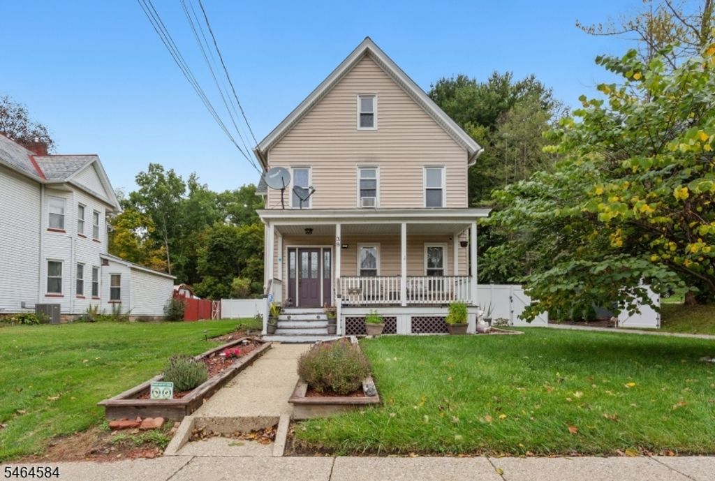 39 Clinton St, Newton Town, NJ 07860 — exterior