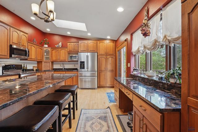 2105 PENDAR LN, Rapid City, SD 57701