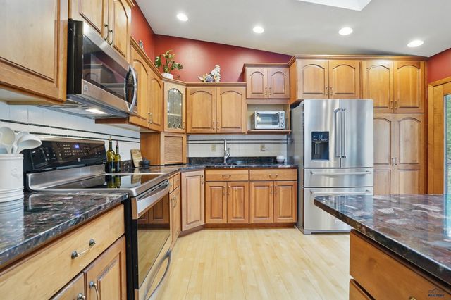 2105 PENDAR LN, Rapid City, SD 57701