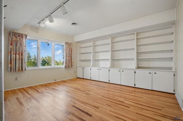 2105 PENDAR LN, Rapid City, SD 57701