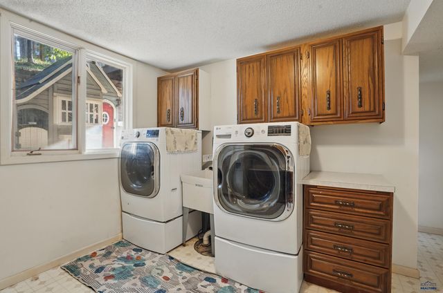 2105 PENDAR LN, Rapid City, SD 57701