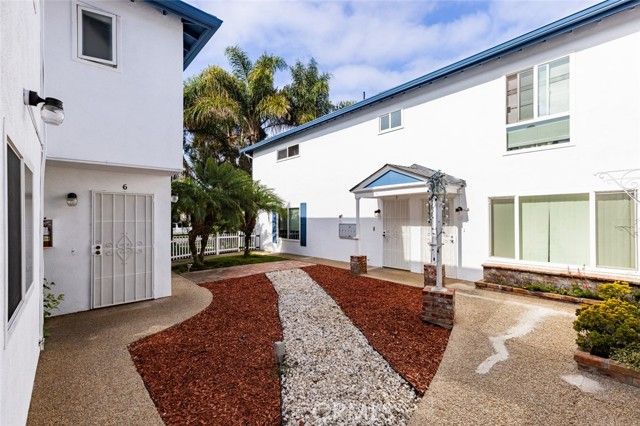 970 Valencia Street, Costa Mesa, CA 92626