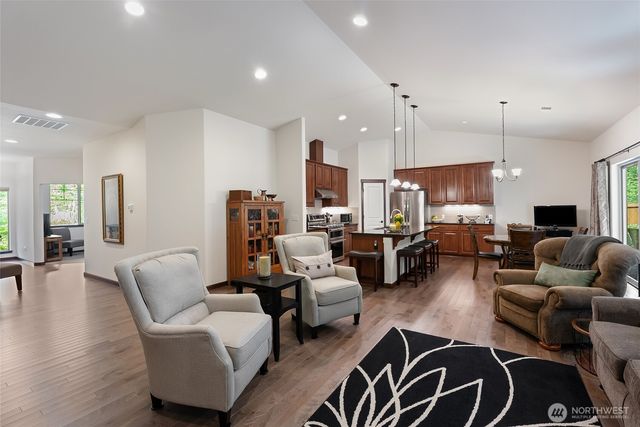 726 Twin Brooks Drive, Mount Vernon, WA 98273
