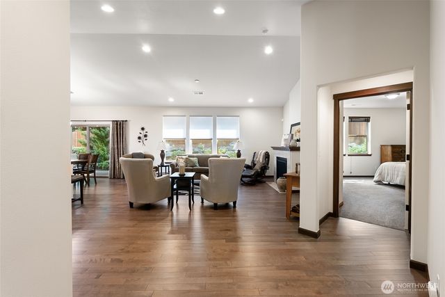 726 Twin Brooks Drive, Mount Vernon, WA 98273