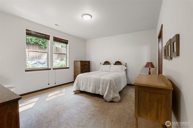 726 Twin Brooks Drive, Mount Vernon, WA 98273