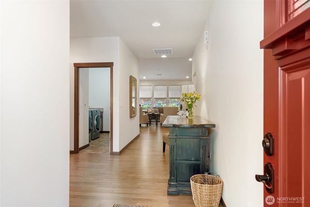 726 Twin Brooks Drive, Mount Vernon, WA 98273