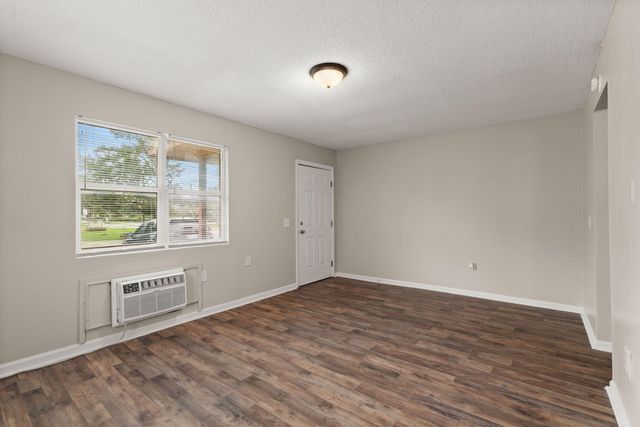 1820 Iris Street, North Charleston, SC 29405