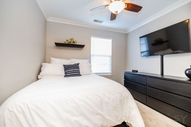 645 W Jonathan Drive, Round Lake, IL 60073