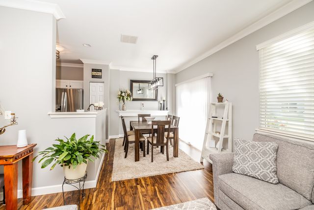 645 W Jonathan Drive, Round Lake, IL 60073