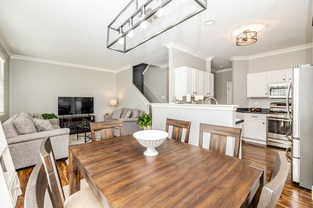 645 W Jonathan Drive, Round Lake, IL 60073