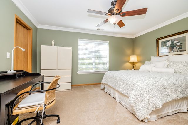 645 W Jonathan Drive, Round Lake, IL 60073