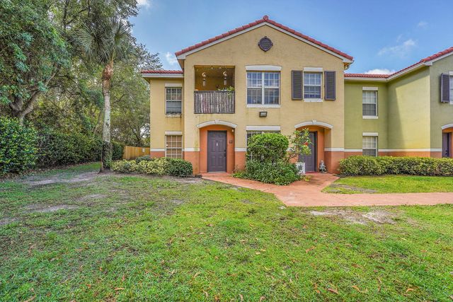 10300 Fox Trail Road S, Royal Palm Beach, FL 33411