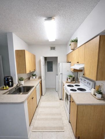 10300 Fox Trail Road S, Royal Palm Beach, FL 33411