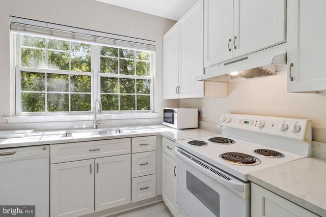 6490 TAYACK PL, Alexandria, VA 22312