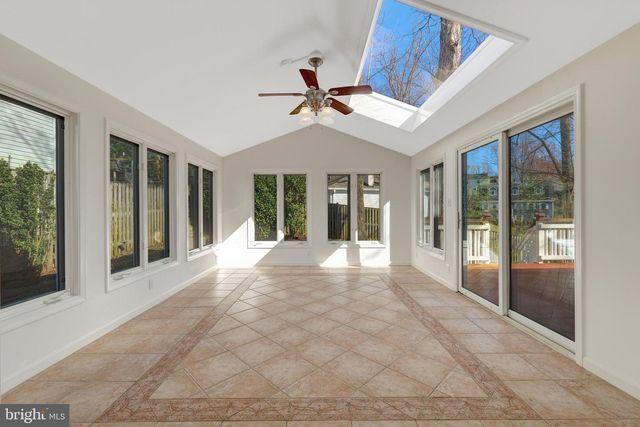 2015 FREEDOM LN, Falls Church, VA 22043