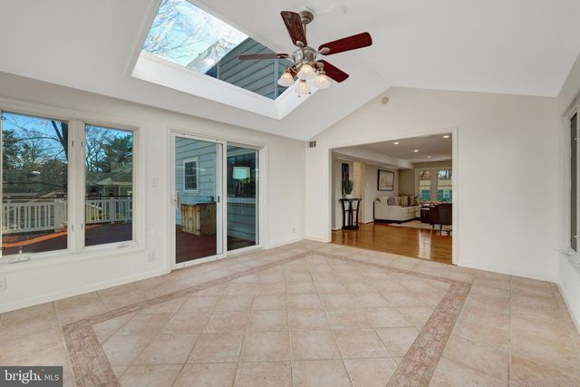 2015 FREEDOM LN, Falls Church, VA 22043