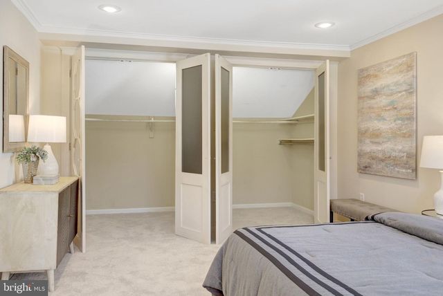 2015 FREEDOM LN, Falls Church, VA 22043