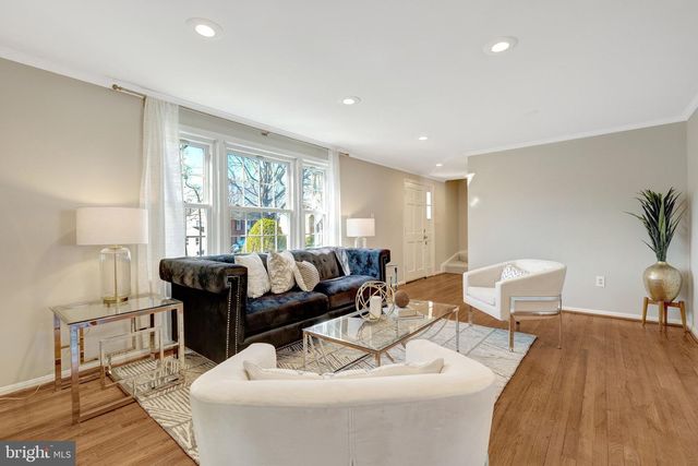 2015 FREEDOM LN, Falls Church, VA 22043