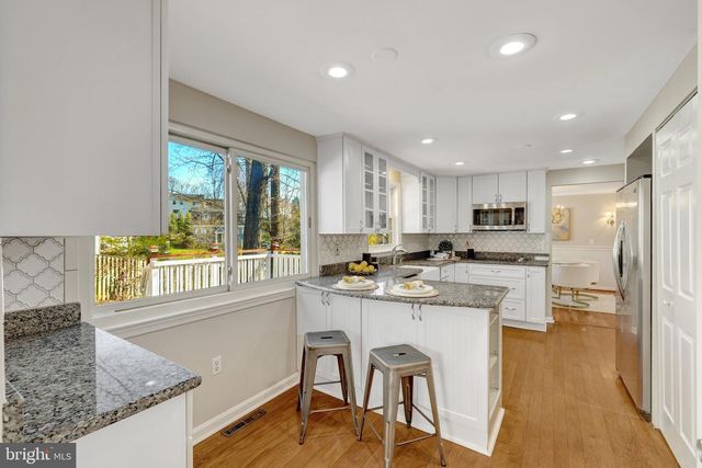 2015 FREEDOM LN, Falls Church, VA 22043