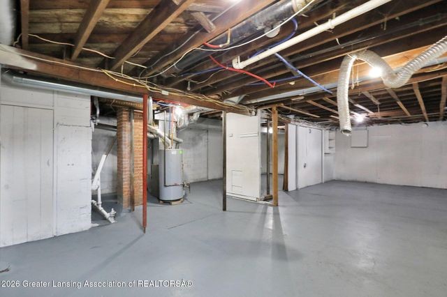 1624 W Willow Street, Lansing, MI 48915