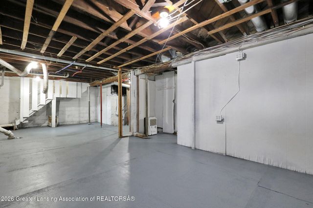 1624 W Willow Street, Lansing, MI 48915