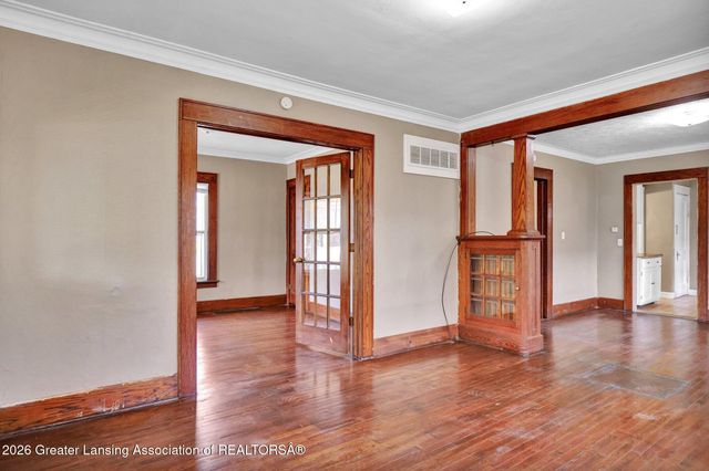 1624 W Willow Street, Lansing, MI 48915