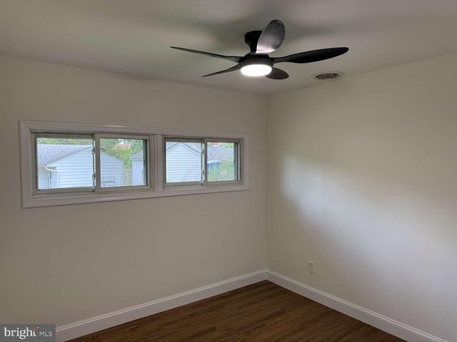 11 METTEN RD, Newark, DE 19713