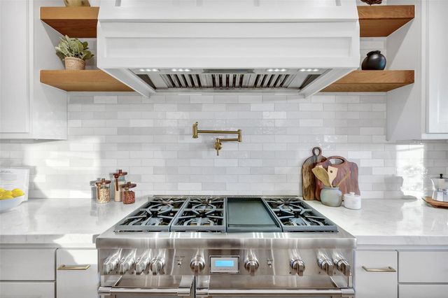 202 Astoria Avenue, Round Top, TX 78954