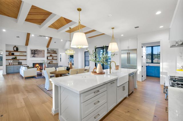 202 Astoria Avenue, Round Top, TX 78954