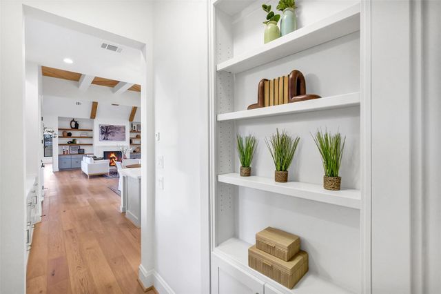 202 Astoria Avenue, Round Top, TX 78954