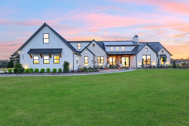 202 Astoria Avenue, Round Top, TX 78954