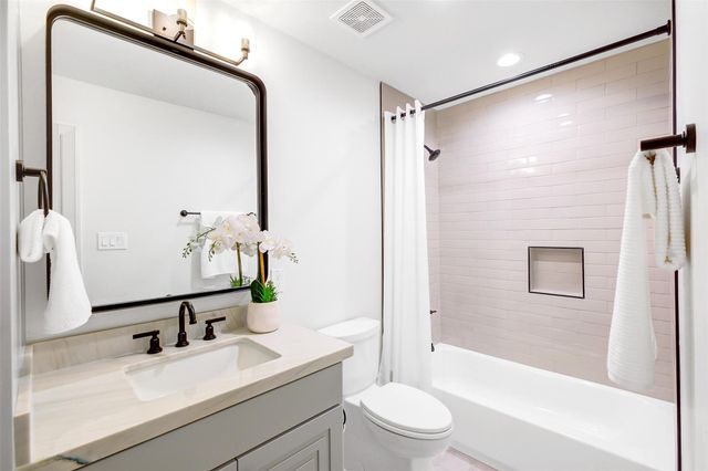 202 Astoria Avenue, Round Top, TX 78954