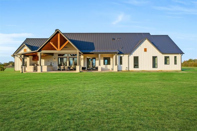 202 Astoria Avenue, Round Top, TX 78954