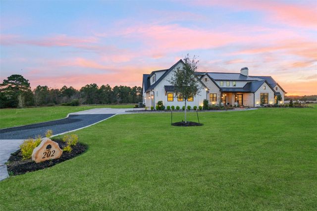 202 Astoria Avenue, Round Top, TX 78954