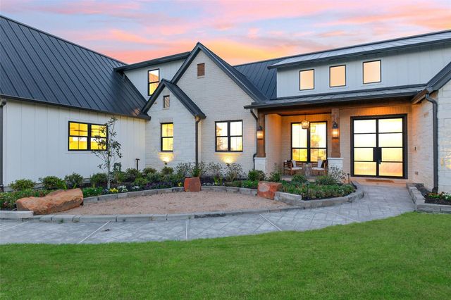 202 Astoria Avenue, Round Top, TX 78954