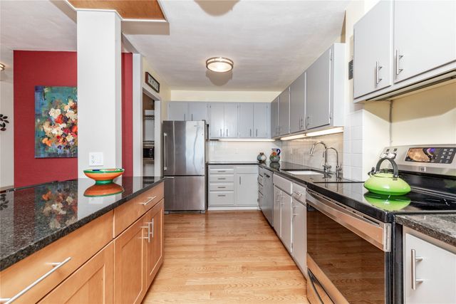 3663 Grand Avenue 1004, Des Moines, IA 50312