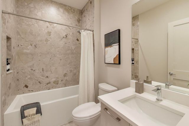 1317 N Western Avenue 203, Chicago, IL 60622