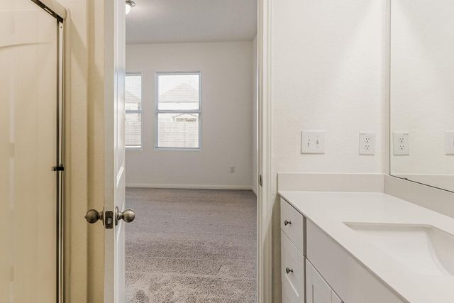 402 Gemsbok RD, Hutto, TX 78634