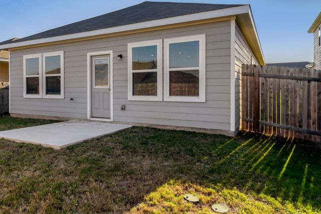 402 Gemsbok RD, Hutto, TX 78634