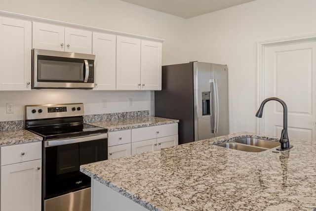 402 Gemsbok RD, Hutto, TX 78634