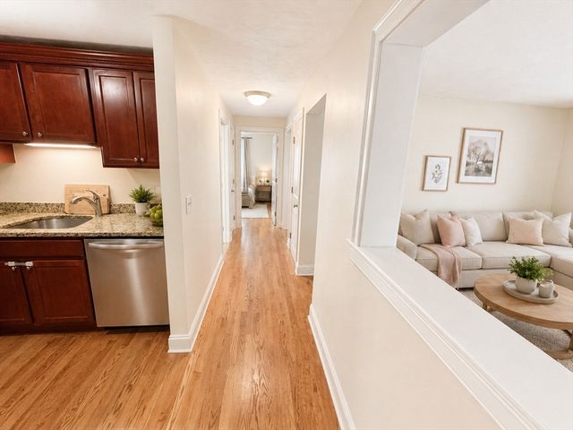92 Sandwich Rd 4D, Bourne, MA 02532