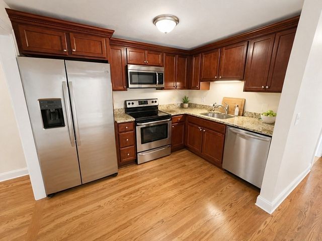 92 Sandwich Rd 4D, Bourne, MA 02532