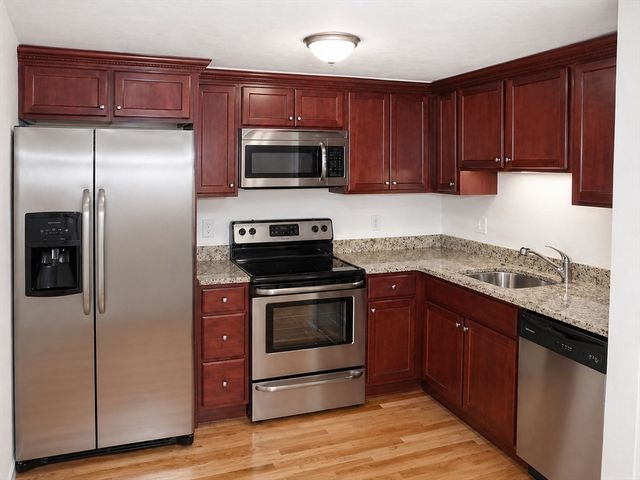 92 Sandwich Rd 4D, Bourne, MA 02532