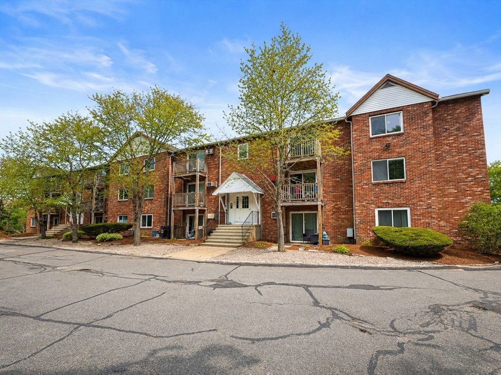 92 Sandwich Rd 4D, Bourne, MA 02532
