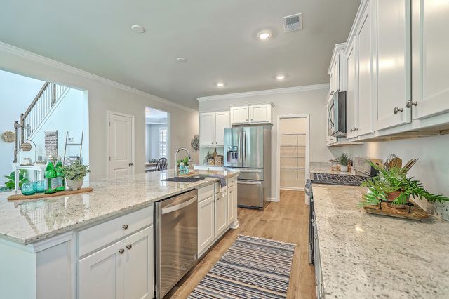 420 Oak View Way, Summerville, SC 29483